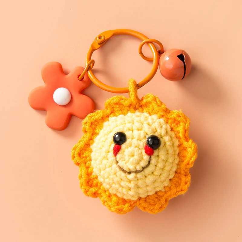 Cute Handmade DIY Weaving Stars Moon Keychain Charms Womens Car Keychain Sunflower Knitted Pendant Couple Gift Phone Charm M250604