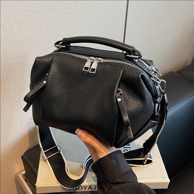 designer Hot-Selling Niche Retro Versatile Handbag for Women 2025 New Fashion Soft Leather Shoulder Crossbody Pillow Bag