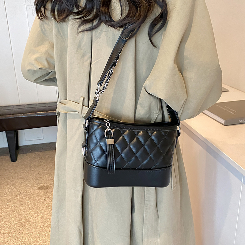 New Trend This Year's Shopping Bag Popular Quilted Free Shipping Chain Hobo Bag Versatile Stylish Small Designer Square Bag Internet Celebrity Cr