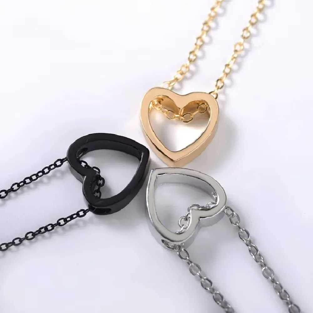 FSUNION Simple Womens Hollow Pendant Necklace Heart Design Black Gold Plated Fashion Jewelry Gifts Sliver Color Metallic Chain XJ250604