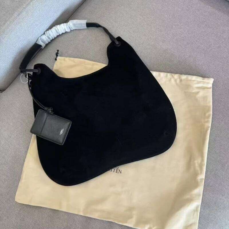 Ladies' Fashionable And Minimalist Designer Suede Shoulder Bag With Large Capacity Plush Handbag