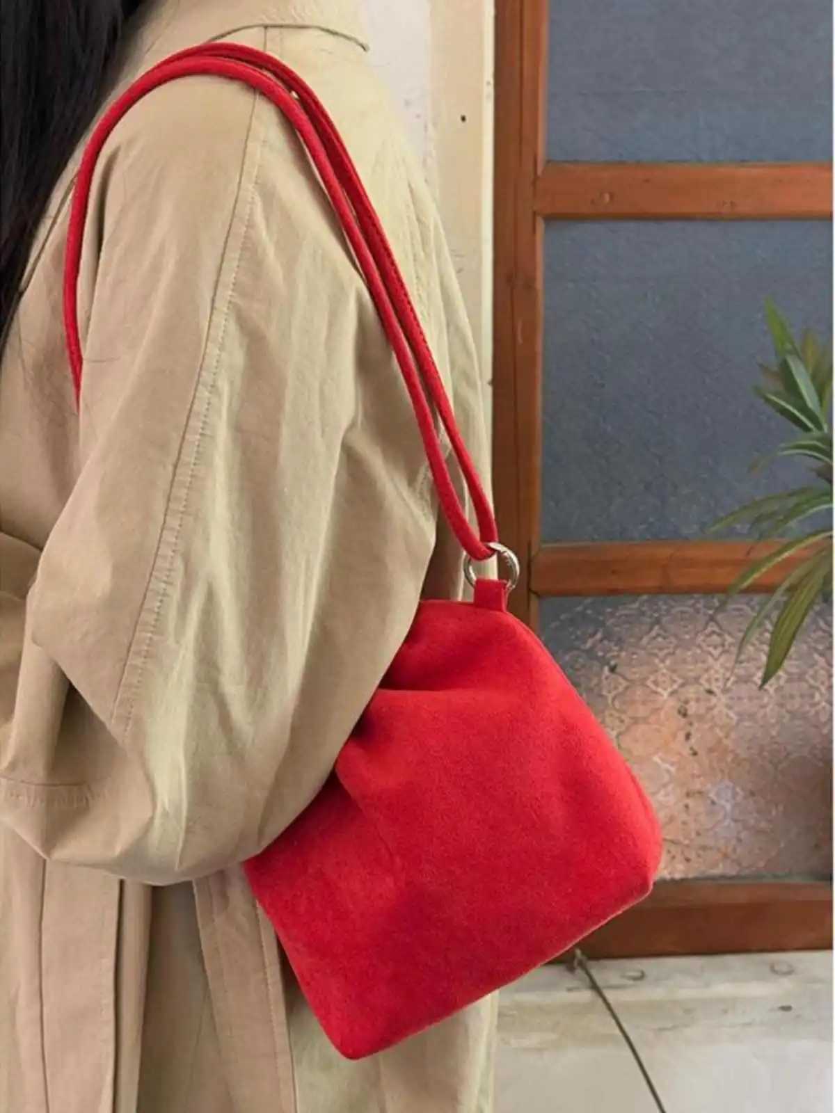Women Red Suede Drawstring Bucket Bag New Style Korean Simple Versatile Commuter Single Shoulder Crossbody Bag Solid Color XJ250604