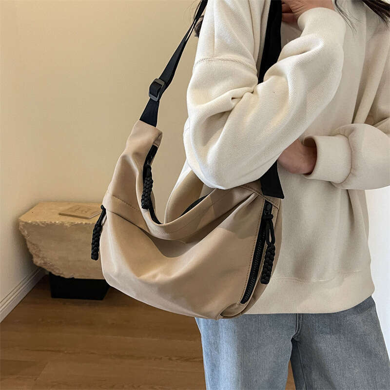 Fashion Commuter Large Capacity Single Shoulder Crossbody for Women New Casual Versatile Tote Korean Style Underarm Bag