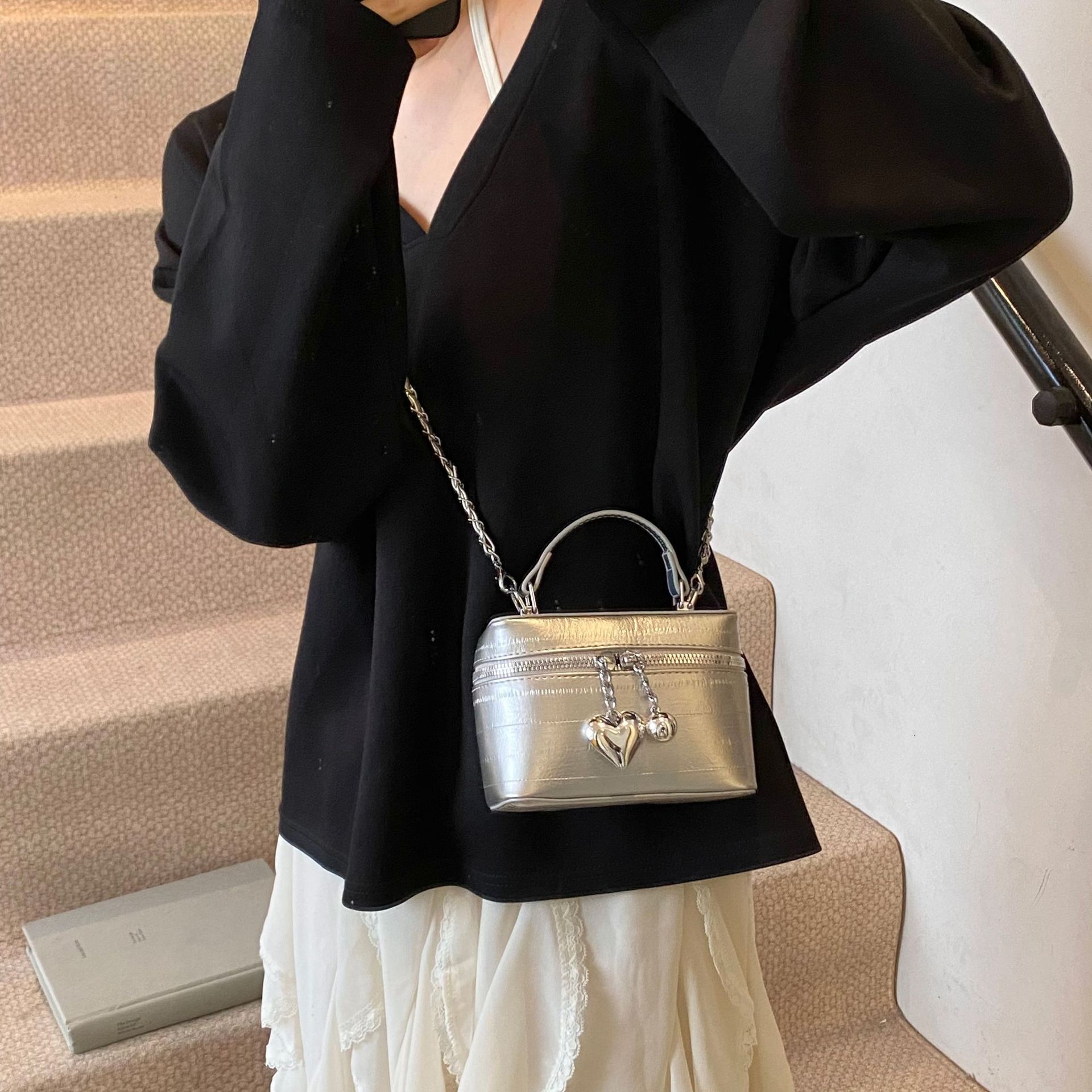 designer High-end Handbag for Women 2025 New Versatile Chain Crossbody Bag Summer Super Popular Handheld Box Small Square Bag