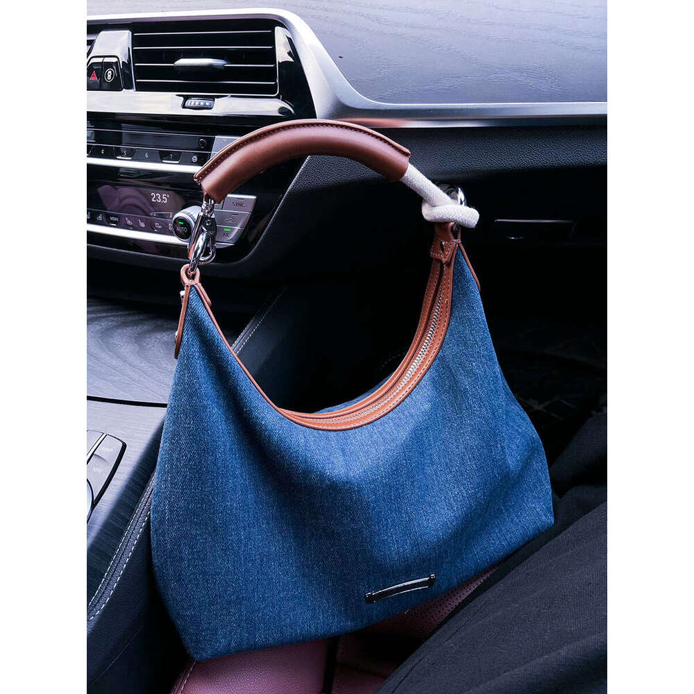 Hong Kong Style Retro Denim Tote for Women 2025 High-end Niche Underarm Single Shoulder Crossbody Bag New Casual Versatile Fashion Clothing