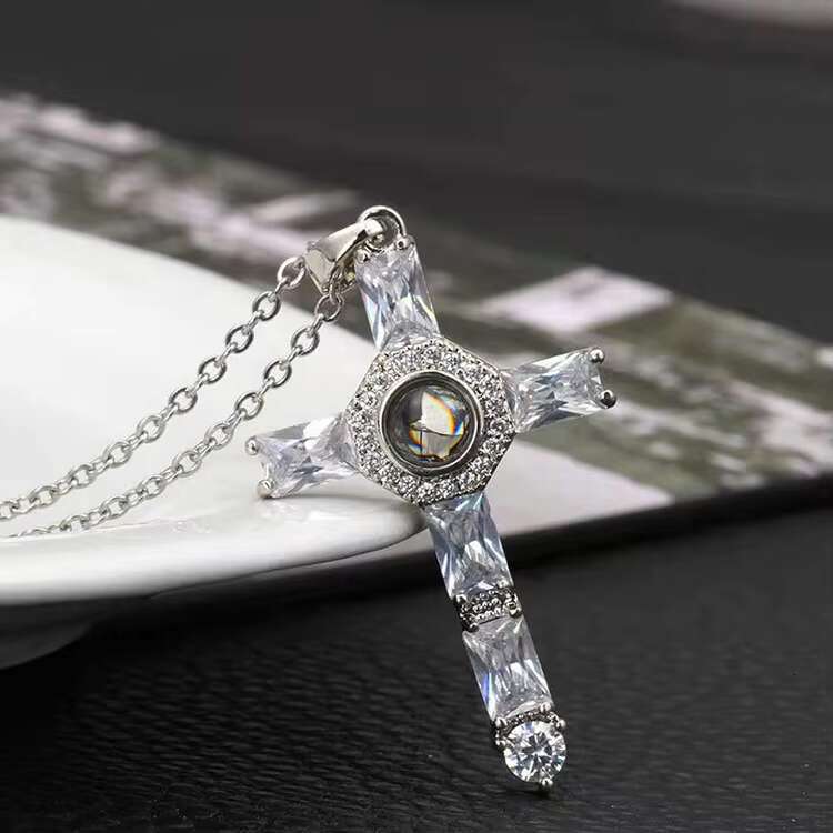 K011 Hot Sale Christian Moissanite Cross Pendant Necklace Men's Religious Language Projection Necklace