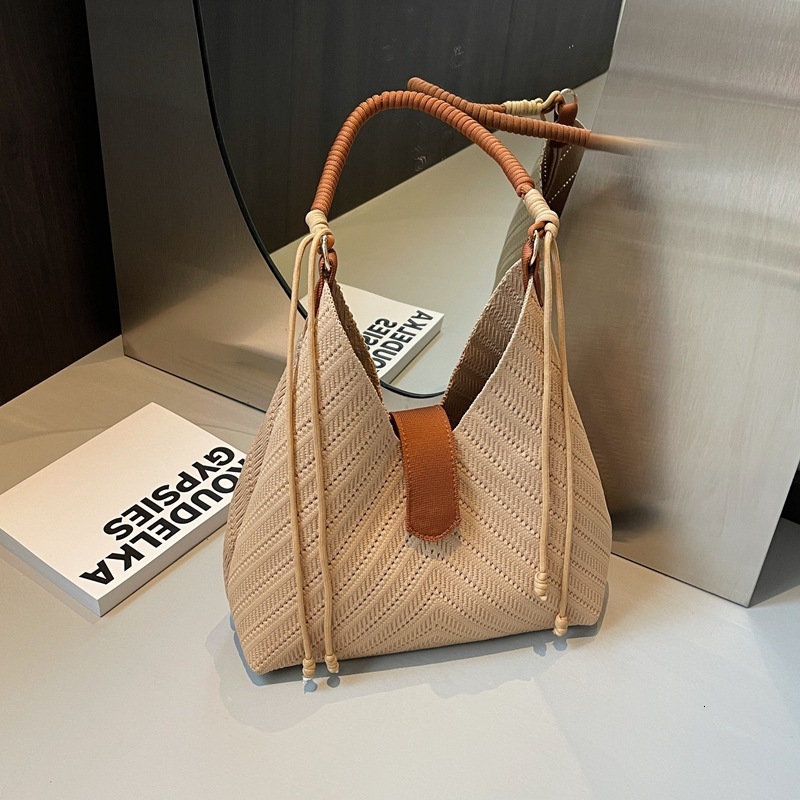 Free Shipping Designer Bag Autumn And Winter Large Capacity For Women 2025 New Casual Commuter Shoulder Lightweight Knitted Tote Bucket Bag