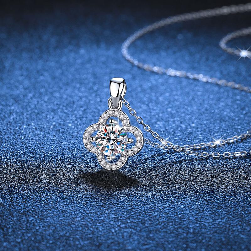 Elegant Women's Accessories: S925 Sterling Silver Necklaces & Pendants Adorned With Realistic Diamond-Like Stones