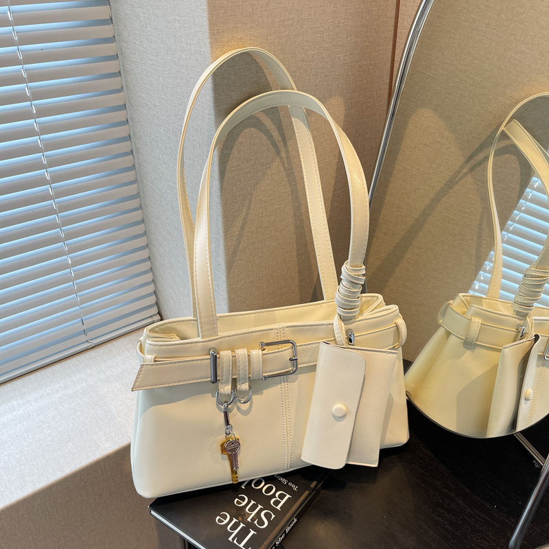 designer Handbag 2025 New Niche Versatile Tote Bag for Women Large Capacity Casual Commuter Shoulder Underarm Bag