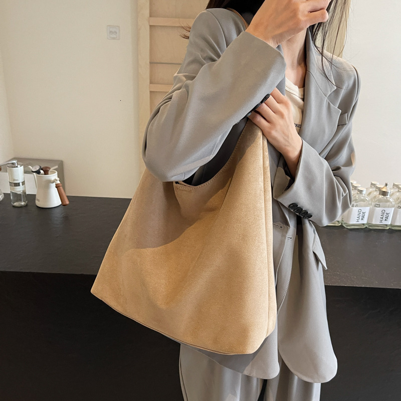 Fashion Designer Casual Winter New Shopping Bag Korean Style Simple Shoulder Bag Underarm Free Shipping Tote Bag For Women Large Capacity Women's