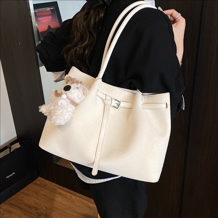 designer Large Capacity Niche Handheld Tote Bag for Women 2025 New Trendy Fashion Versatile High-Quality Texture Shoulder Crossbody Bag