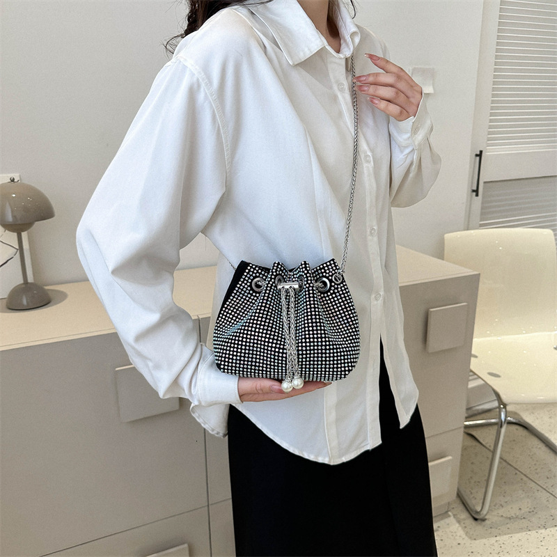 High quality brand free designer bag diamond nail pull rope bucket shiny rhinestone full diamond hot selling high-end chain crossbody bag brand new fr