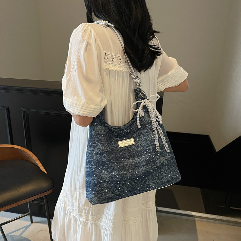 designer Large Capacity Bag for Women 2025 New Pearl Chain Denim Shoulder Bag for College Students Class Commuting Tote Bag
