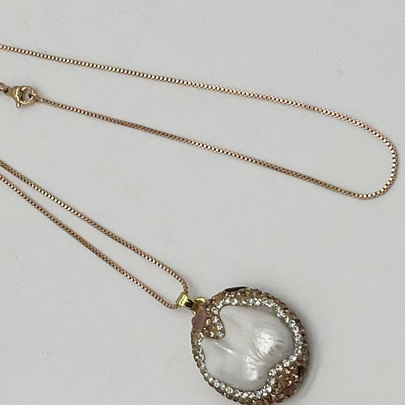 Vintage-Inspired Retro Pearls Neckpiece with Exquisite Baroque Finish Elegance Meets Style Accessory