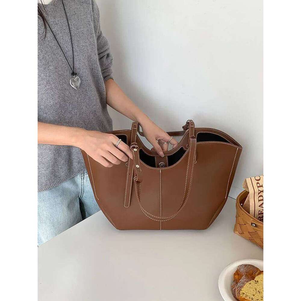Women's Bags Designer Designer Large Capacity Women Handbag Single Shoulder Portable Shopping Leather Ladies Commuter Underarm Totes Bag