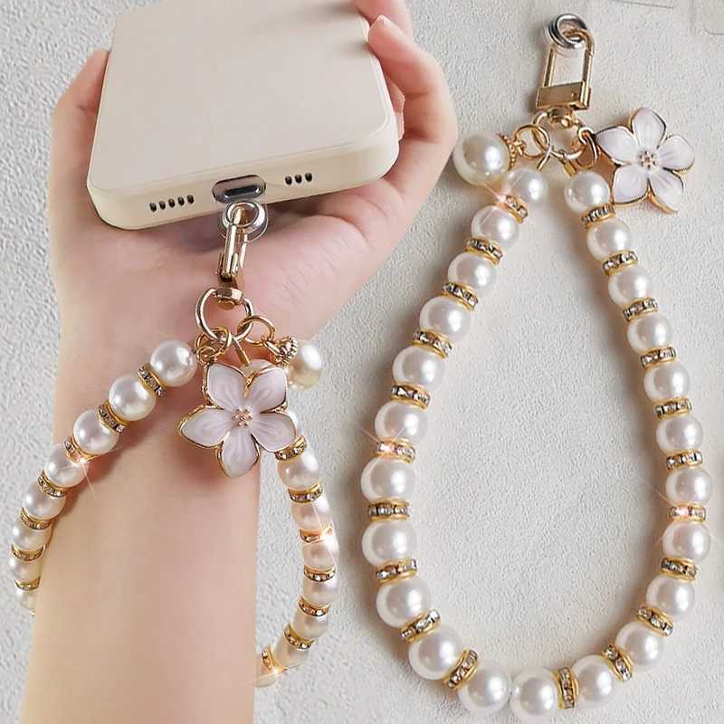 2024 Pearl Keychain Luxury Women Jewelry Shiny Pearl Bead Shell Phone Bag Backpack Charm Accessory Car Key Chain Pendant W250604