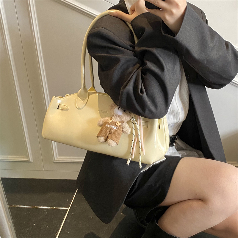 designer Korean Style Commuter Large Capacity Underarm Bag for Women 2025 New Fashion Versatile Shoulder Bag High-end Handbag