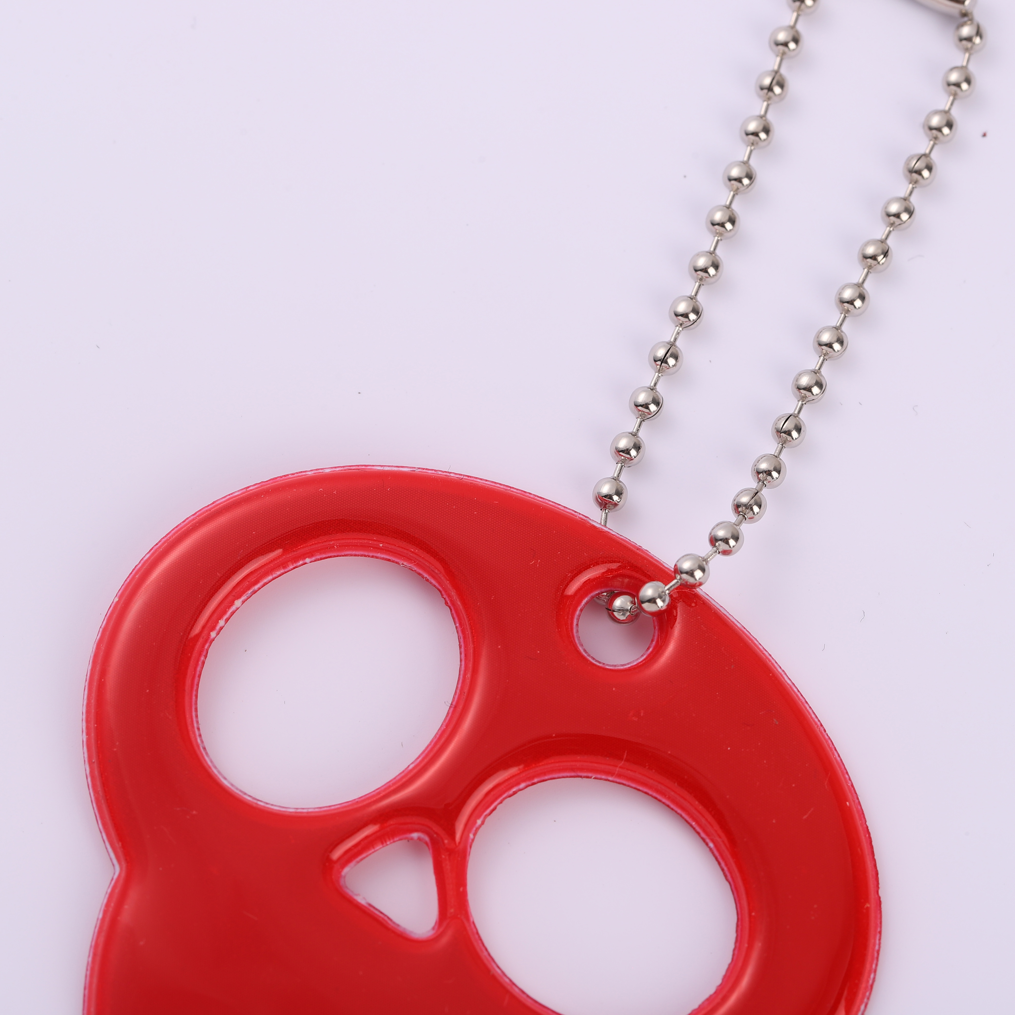 Minimalist Stylish Cartoon Skull Keychain Retro Style Hanging Pendant with Glowing Effect
