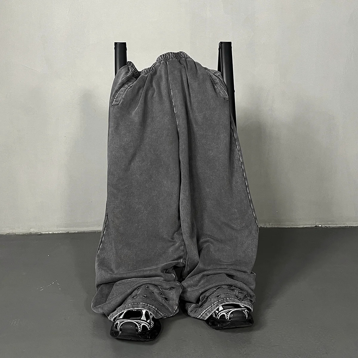 Autumn/Winter Black Gray Washed Baggy Street Sweatpants Hip Hop Raw Edges Cut Crush Loose Distressed Wide Leg Joggers Men 250603