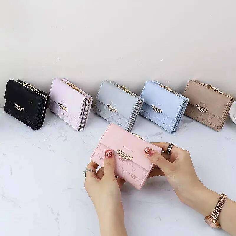 Women's summer new women's short wallet Japan and South Korea PU printed leaf buckle three fold bag multi-card folding can