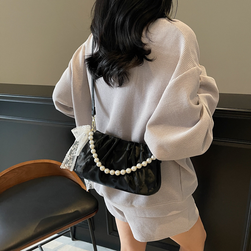 designer 2025 New Niche Pearl Handheld Pleated Cloud Bag for Women High-end Single Shoulder Underarm Bag Casual Crossbody Bag