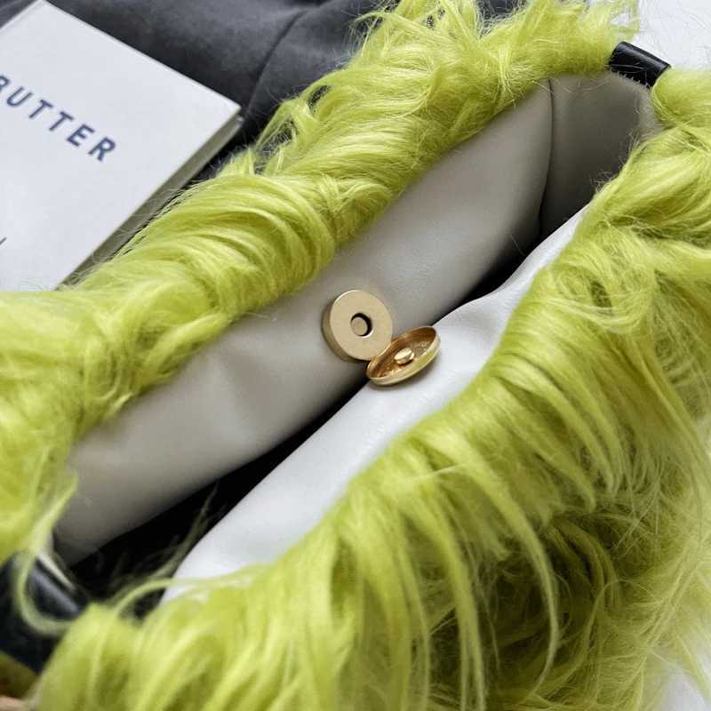 Fashion Clutches Wallet Winter Warm Shoulder Bags Phone Purse and Handbags Soft Plush Women Chain Crossbody Bag Totes bolso XJ250604