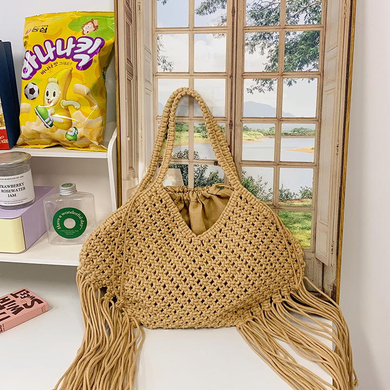 designer Vintage Tassel Bag for Women, Hollow Handwoven Beach Bag, New Commuter Shoulder Versatile Tot