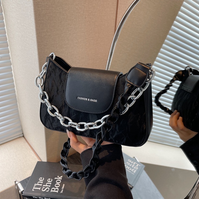 Free Shipping Designer Bag Small 2025 Spring New Western Style Popular This Year Single Shoulder Simple Leisure Fashion Crossbody Women's Bag