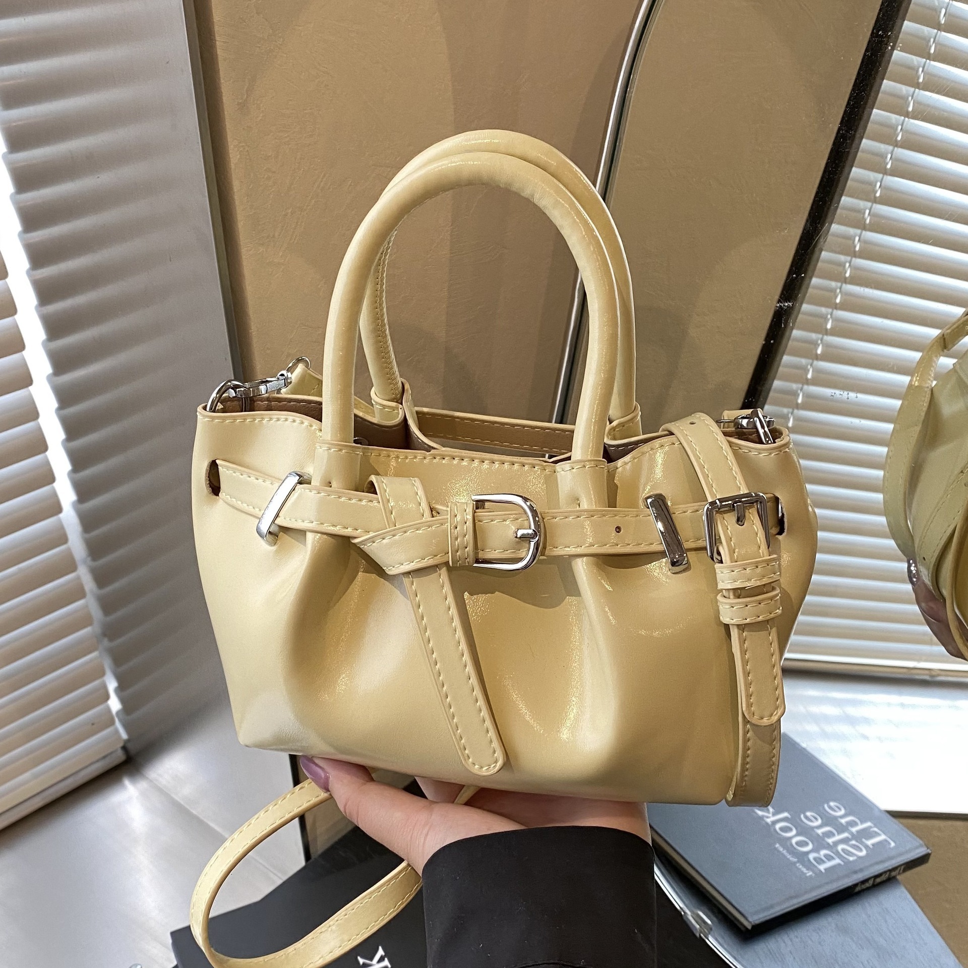 designer Korean Style Handbag for Women 2025 Spring New Basket Bucket Bag High-end Fashion Simple Shoulder Crossbody Bag