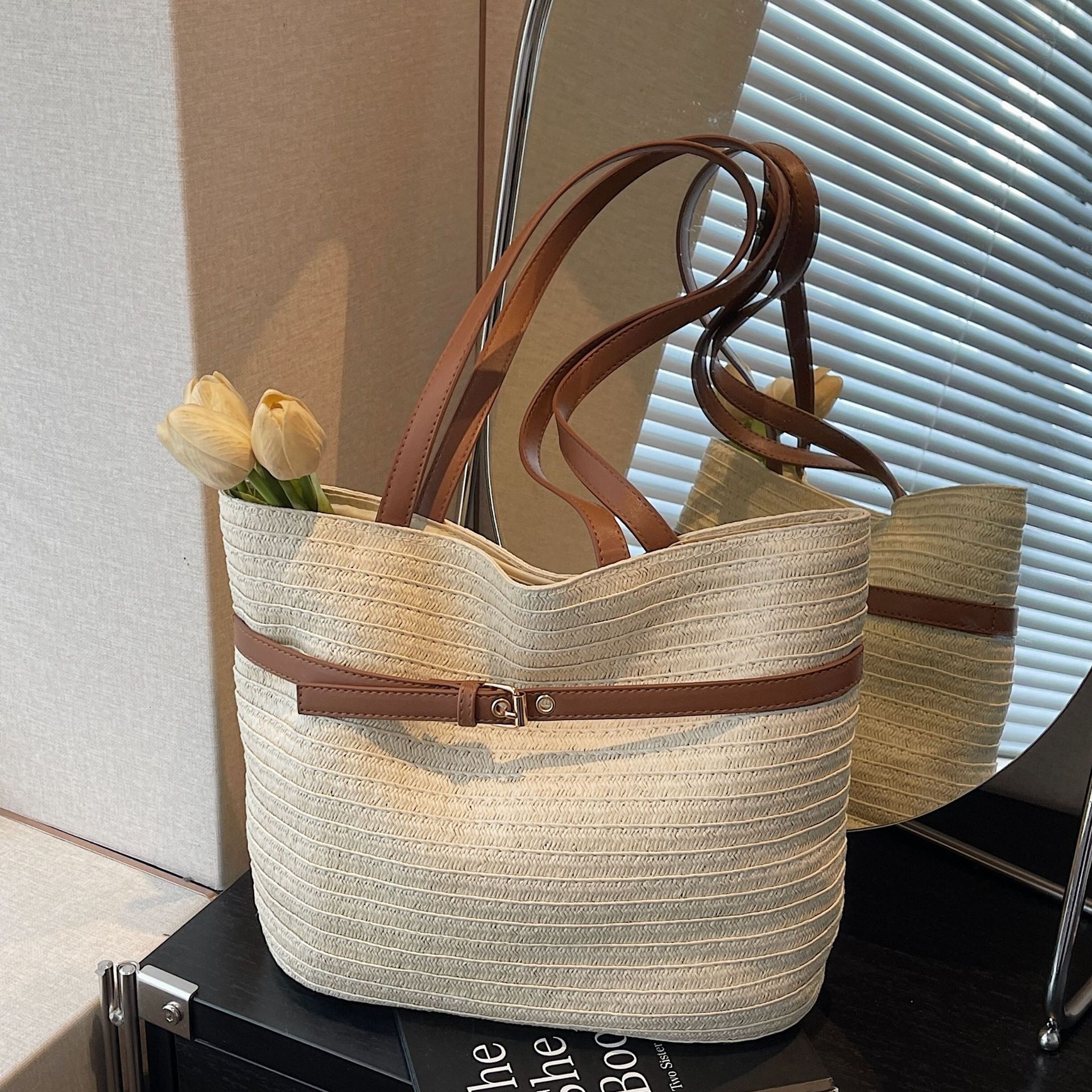 designer Straw Woven Large Capacity Bag for Women, Summer Travel Beach Bag, Large Bag for Women, 2025 New Style Shoulder Tote Bag