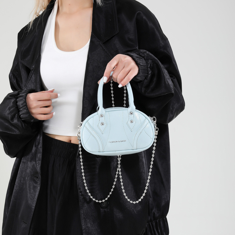 designer 2025 New Fashion Casual Commuter Chain Handbag Pillow Bag for Women Unique Design Personality Shoulder Crossbody Bag