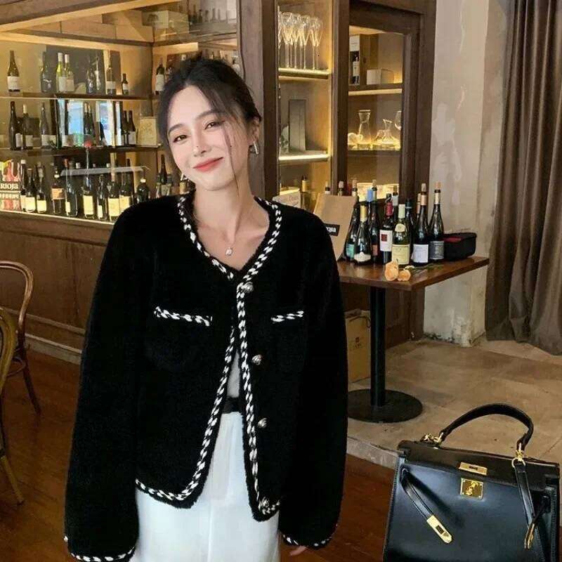 Winter New Women100% Full Short Coat Female Fashion Patchwork Loose Round Neck Lamb Wool Outcoat Casual Versatile Outerwear