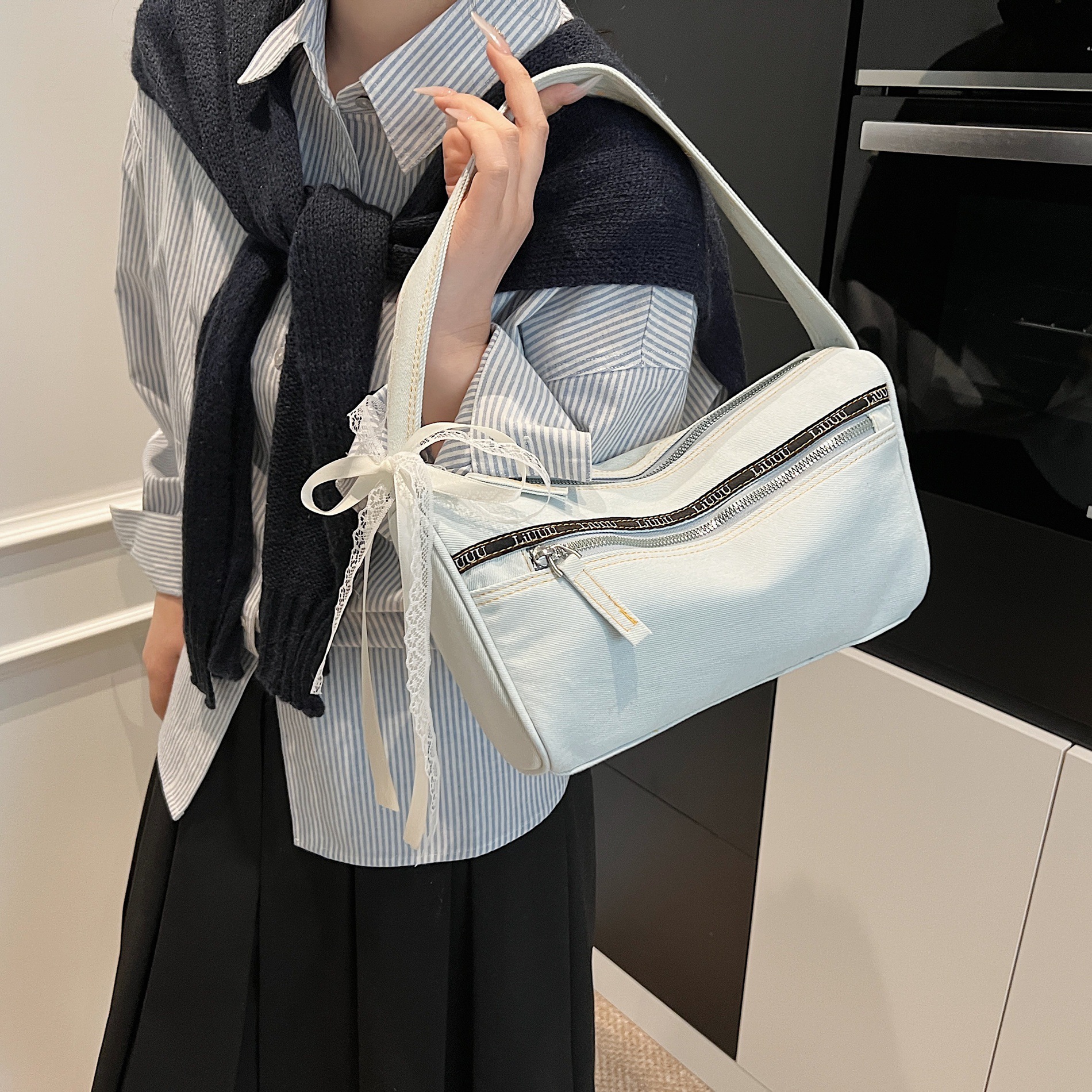 designer Niche High-End Denim Handheld Underarm Bag for Women 2025 New Retro Versatile Handbag Shoulder Underarm Bag