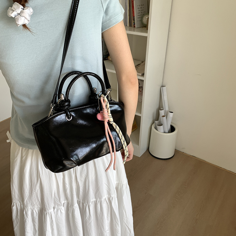 designer Work Commute Handheld Underarm Bag for Women 2025 Autumn New Fashion Simple Shoulder Bag High-end Tote Bag for Women