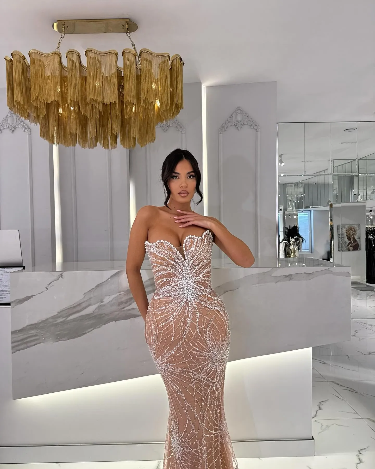 Gorgeous Strapless Prom Dresses Elegant Beaded Pearls Evening Dress Backless Sleeveless Celebrity Sequined Party Gown Customized