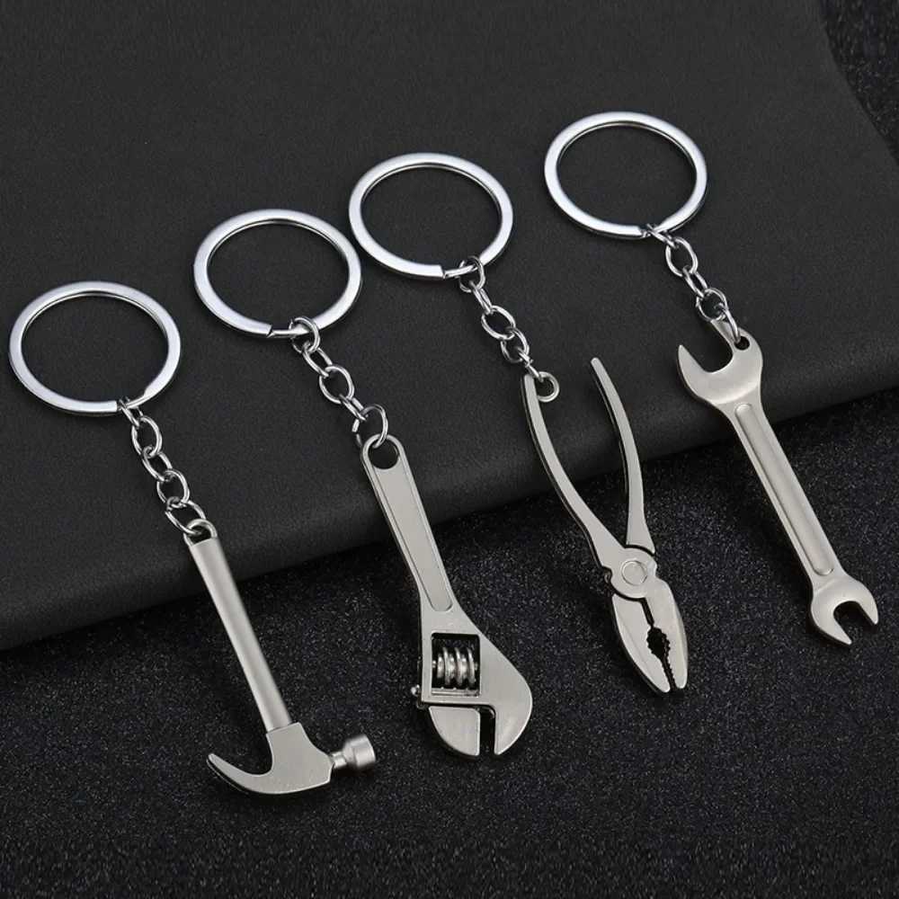 Pretend Play Set Mini Construction Multi Small Tools Metal Keychain Assorted Designs for Creative Play Gift DIY Toy Car Keyring W250604