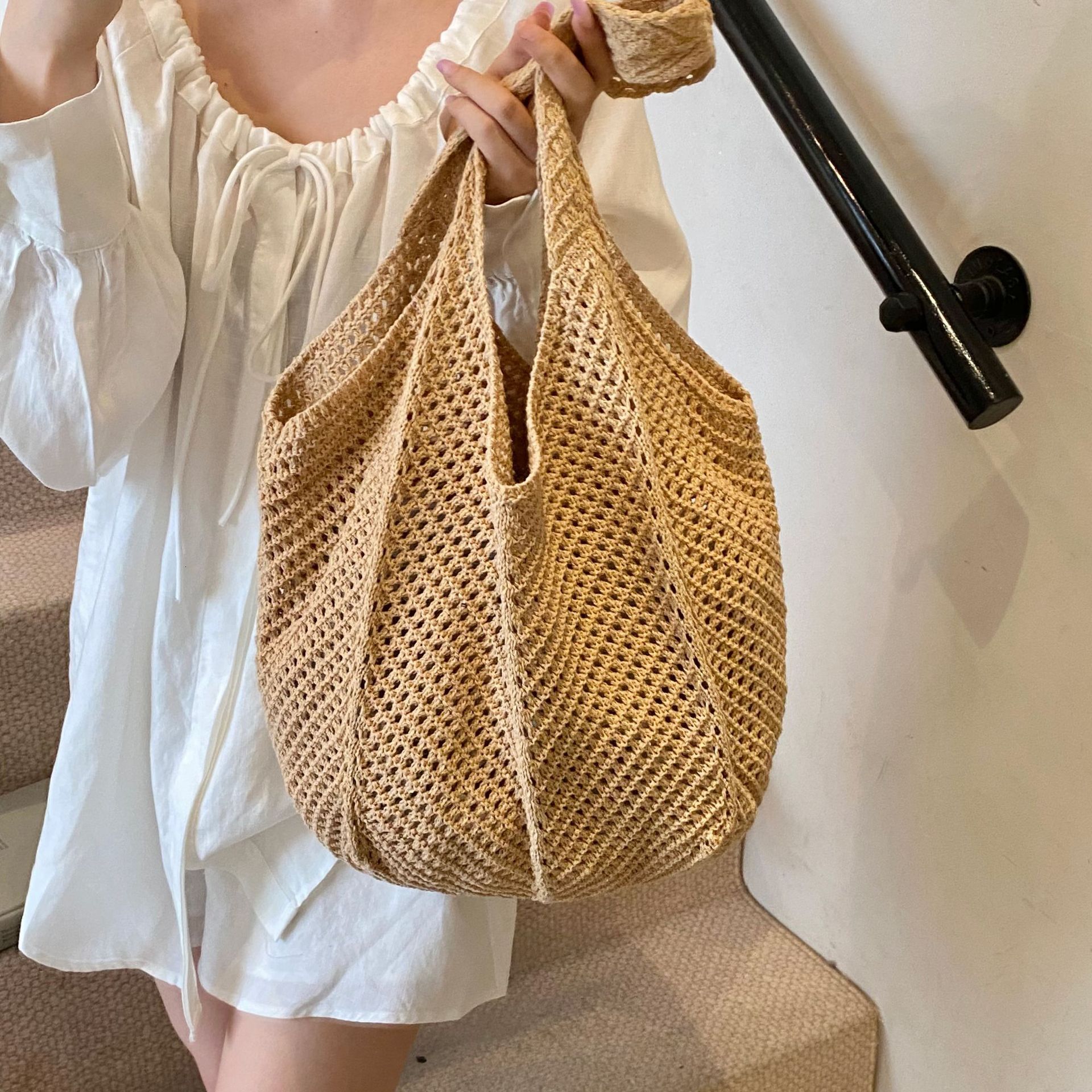 designer Korean INS Single Shoulder Woven Bag 2025 New Vacation Casual Beach Bag Crochet Woven Bag Handheld Tote Bag