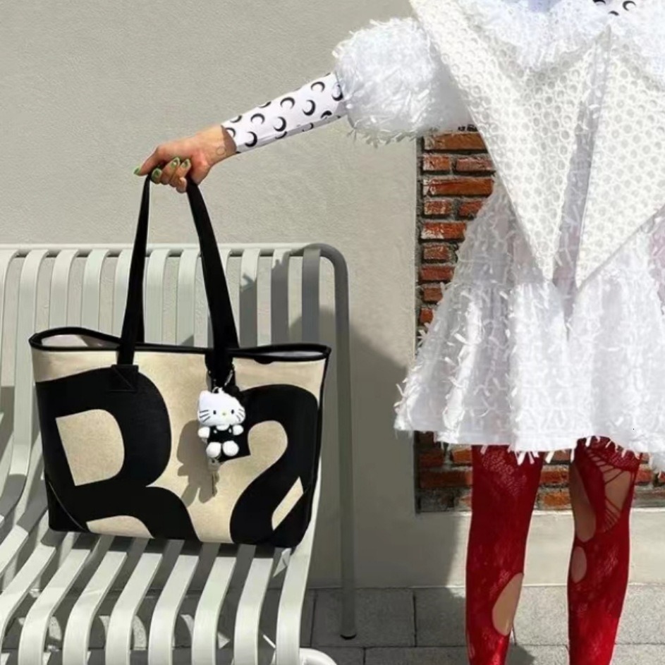 Top quality Brand High Quality New Style New Crossbody Bag 2025 Rally Tote Bag Fashion Trend Shoulder Bag Large Capacity Commuter Bag New Free Deliver