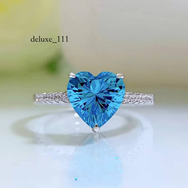 2023 Brand Wedding Rings Simple Fine Jewelry Soild 100% Sterling Sier Heart Shape Aquamarine Moissanite Gemstones Party Women Engagement Band Ring Gif