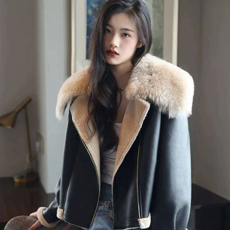 Autumn 2023 Winter New One Women's Short Motorcycle Lapel Lamb Fur Coat Fashion Loose Warm Leather Jacket Outwear