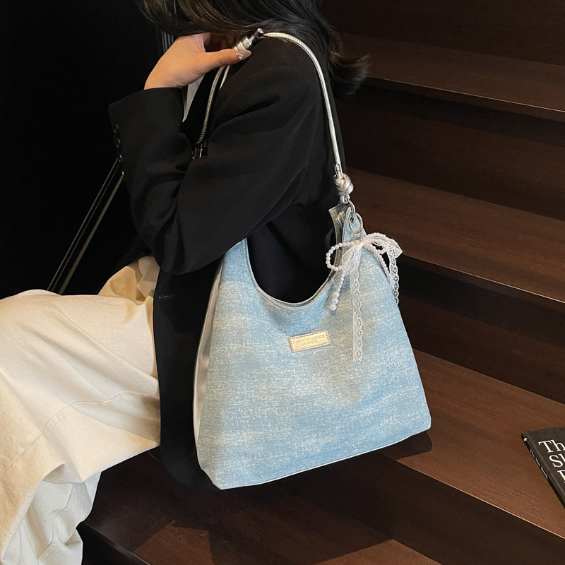 designer Large Capacity Bag for Women 2025 New Pearl Chain Denim Shoulder Bag for College Students Class Commuting Tote Bag