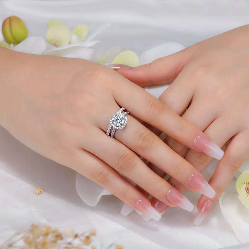 Custom Cushion Cut halo Moissanite Bridal Engagement Rings for Women VVS 0.5 1ct Round Diamond White Gold S925 Silver Jewelry