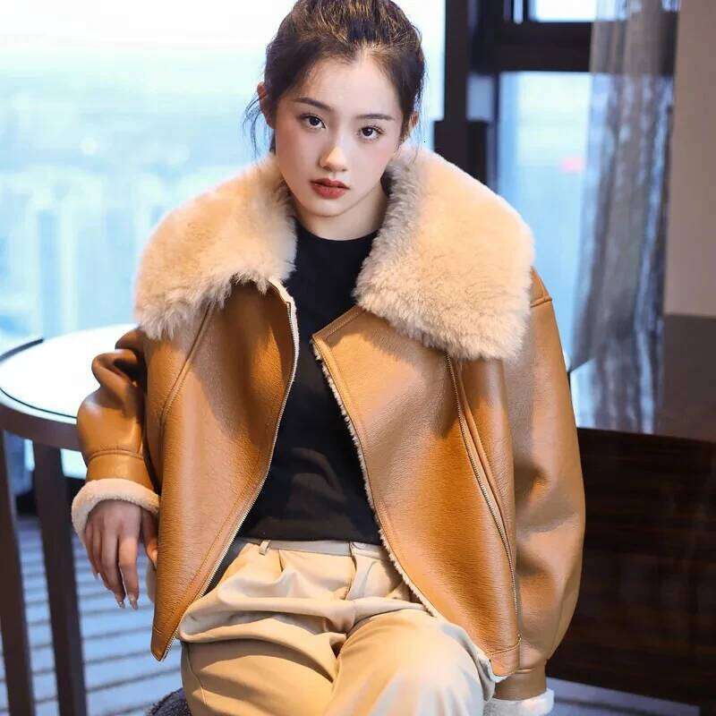 Autumn 2023 Winter New One Women's Short Motorcycle Lapel Lamb Fur Coat Fashion Loose Warm Leather Jacket Outwear