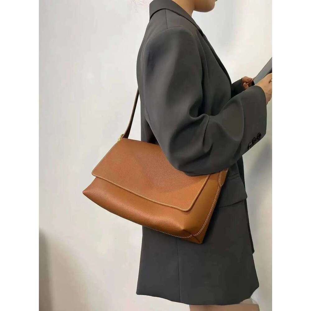 2025 New Vintage Lock Messenger Genuine Leather Flap Crossbody Bag With Detachable Zipper Pouch