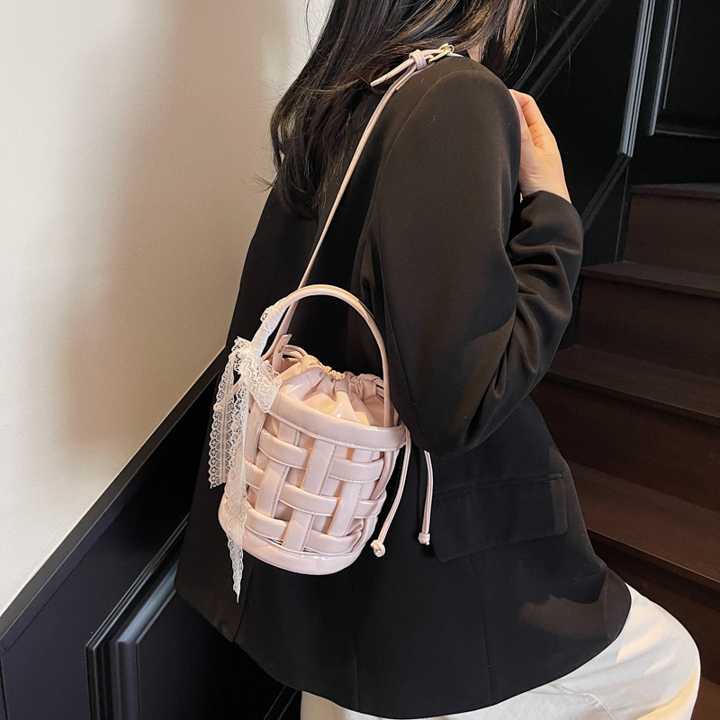 designer Super Popular Niche Woven Bag for Women 2025 Spring Summer New Fashion Versatile Crossbody Bag Hot-Selling Handbag Bucket Bag