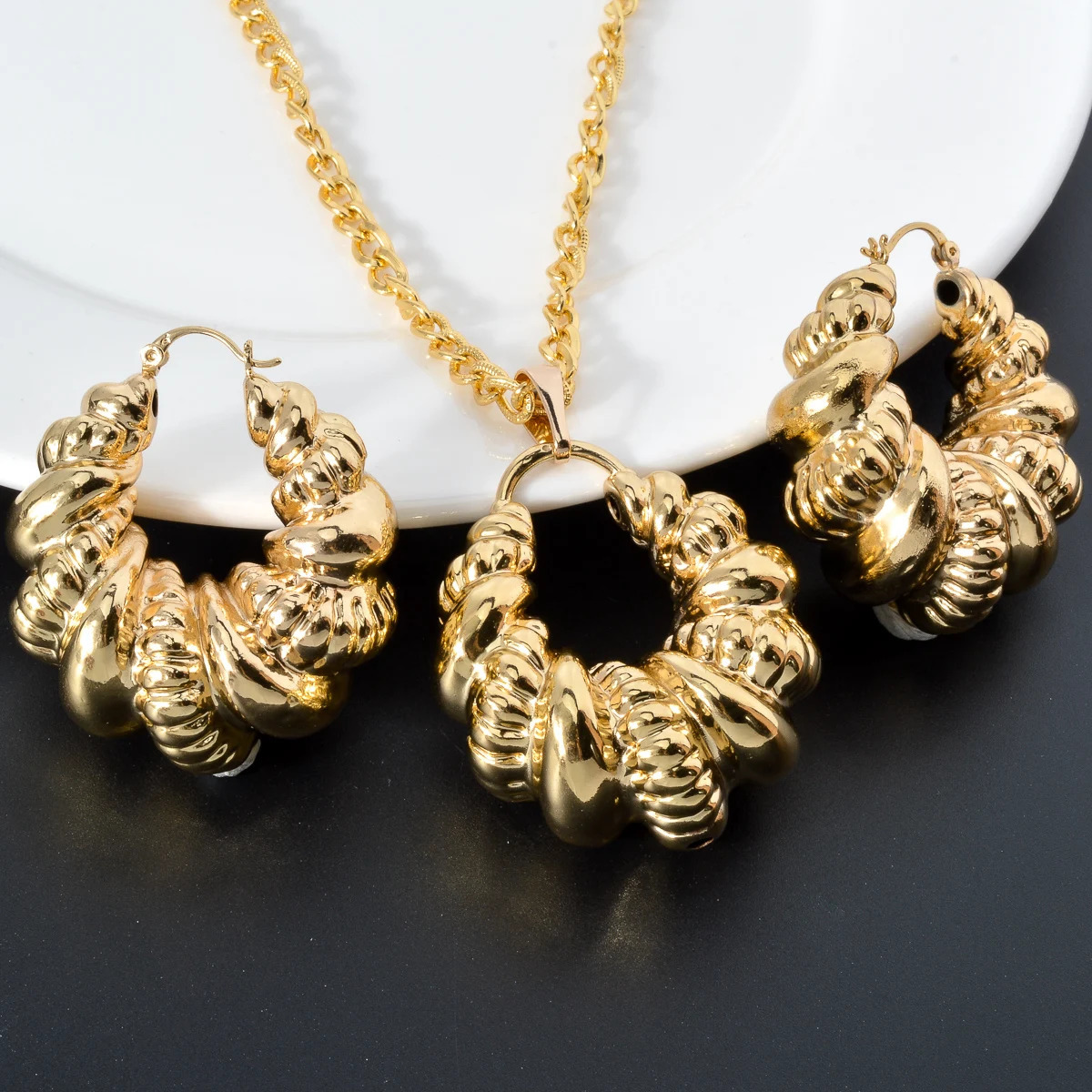 Sunny Jewelry Fashion African Earrings Pendant Big Jewelry Sets Women Girl Large Light Style For Wedding Party Trendy Gifts 250530