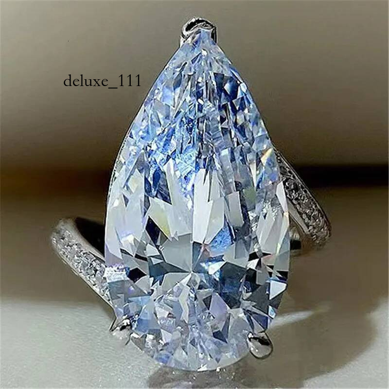 Choucong 2024 Top Sell Wedding Rings Jewelry Real 100% Sterling Sier Water Drop White Moissanite Dia Gemstones Elegant Women Bridal Ring Gift 10*22mm