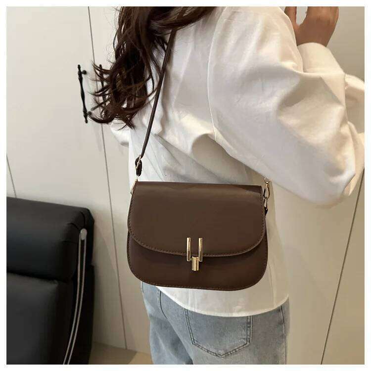 Women's Bags Designer Women's Spring New Simple, Trendy And Elegant Crossbody Saddle Bag With Niche Design Lock Buckle