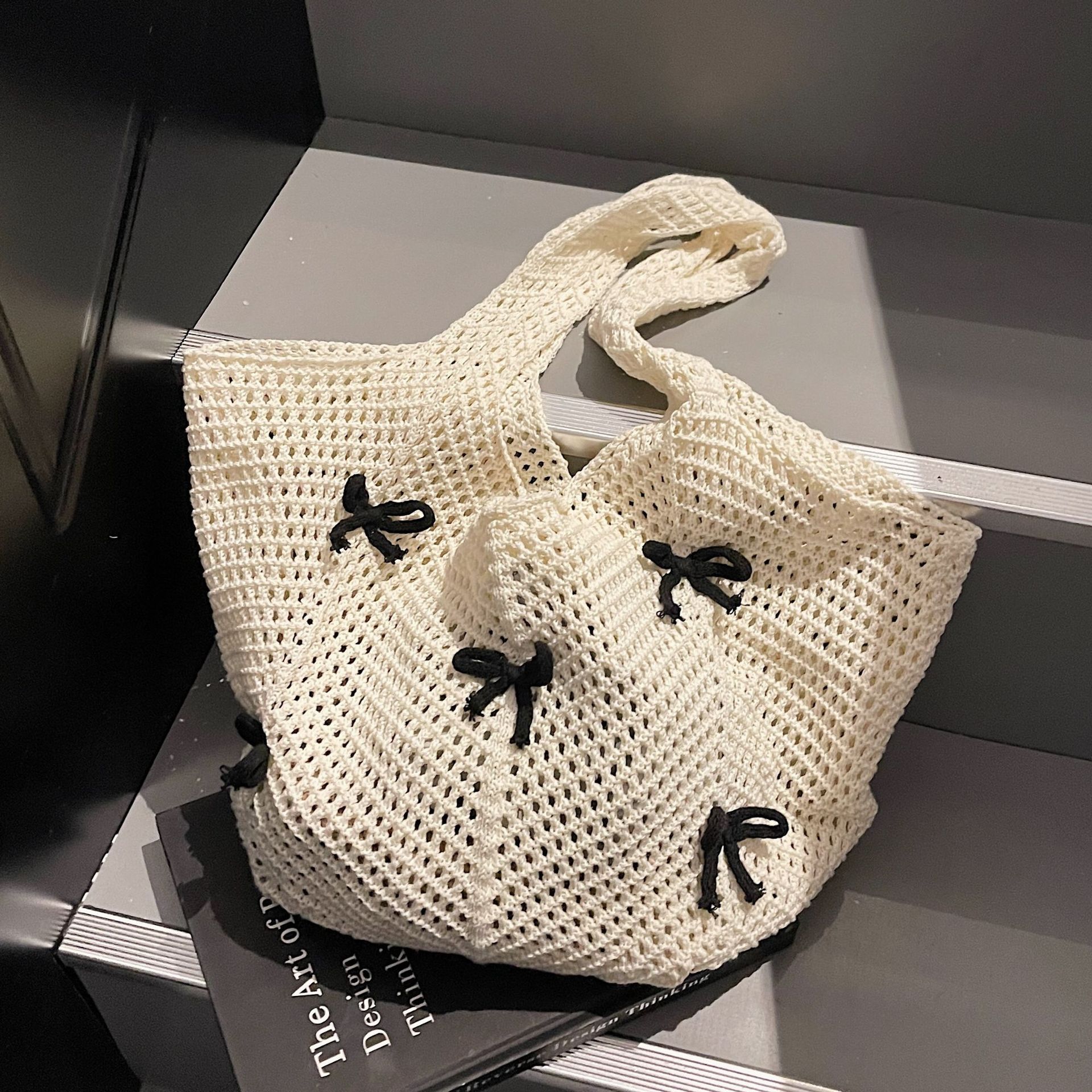 designer Lazy Style Large Capacity Knitted Tote Bag for Women Casual Versatile Bowknot Niche Woven Bag Beach Bag