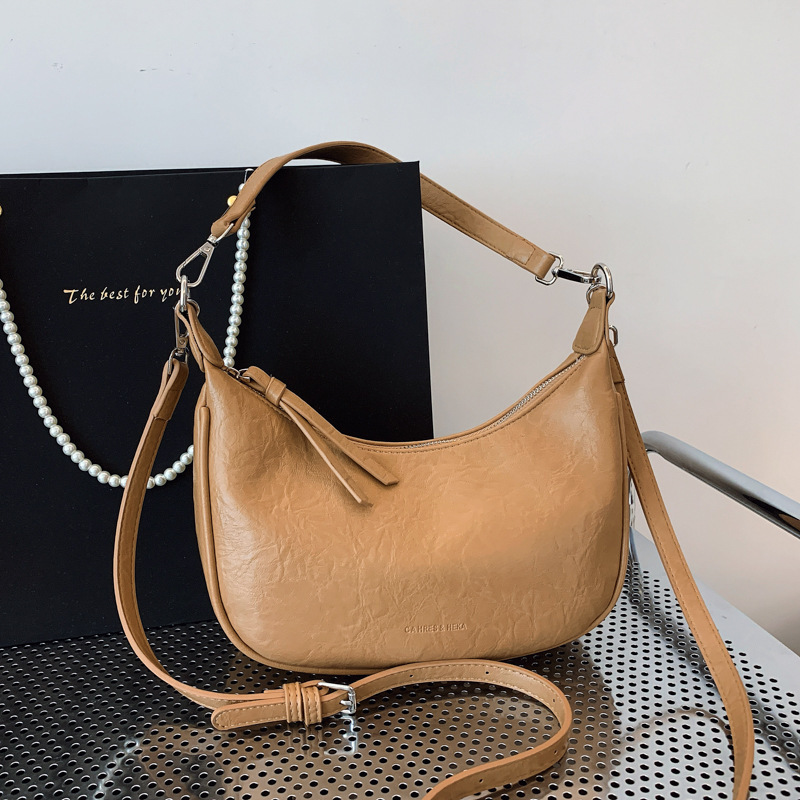 designer 2025 New Small Bag for Women, High-End Crossbody Dumpling Bag, Niche Design, Fashionable Versatile Commuter Underarm Bag